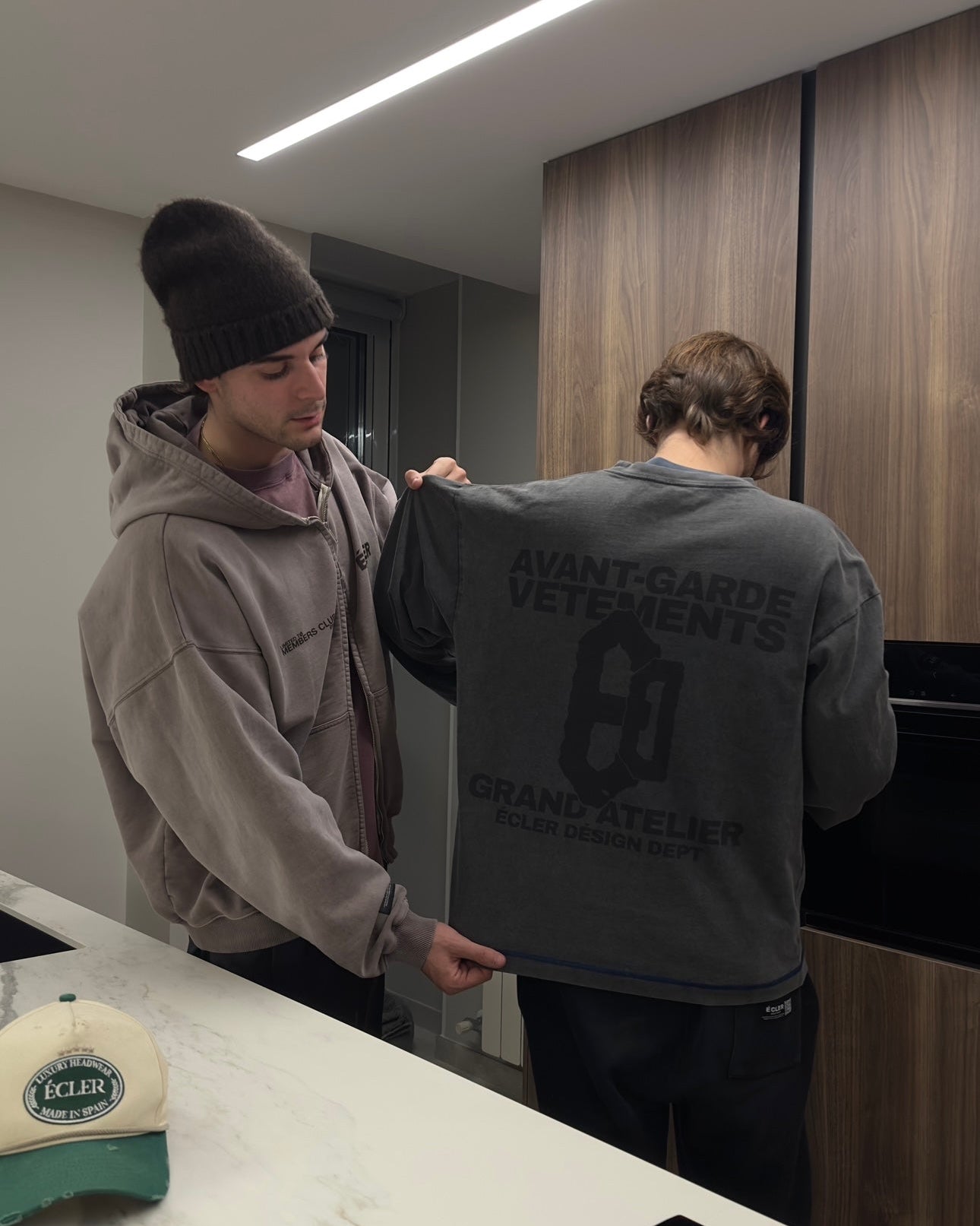 “AVANT-GARDE” LONGSLEEVE